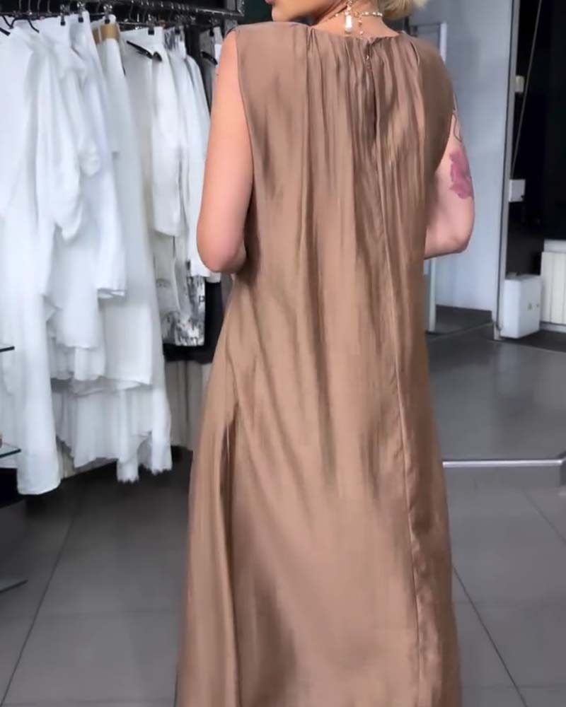 Robe Sans Manches Col Rond Plissée