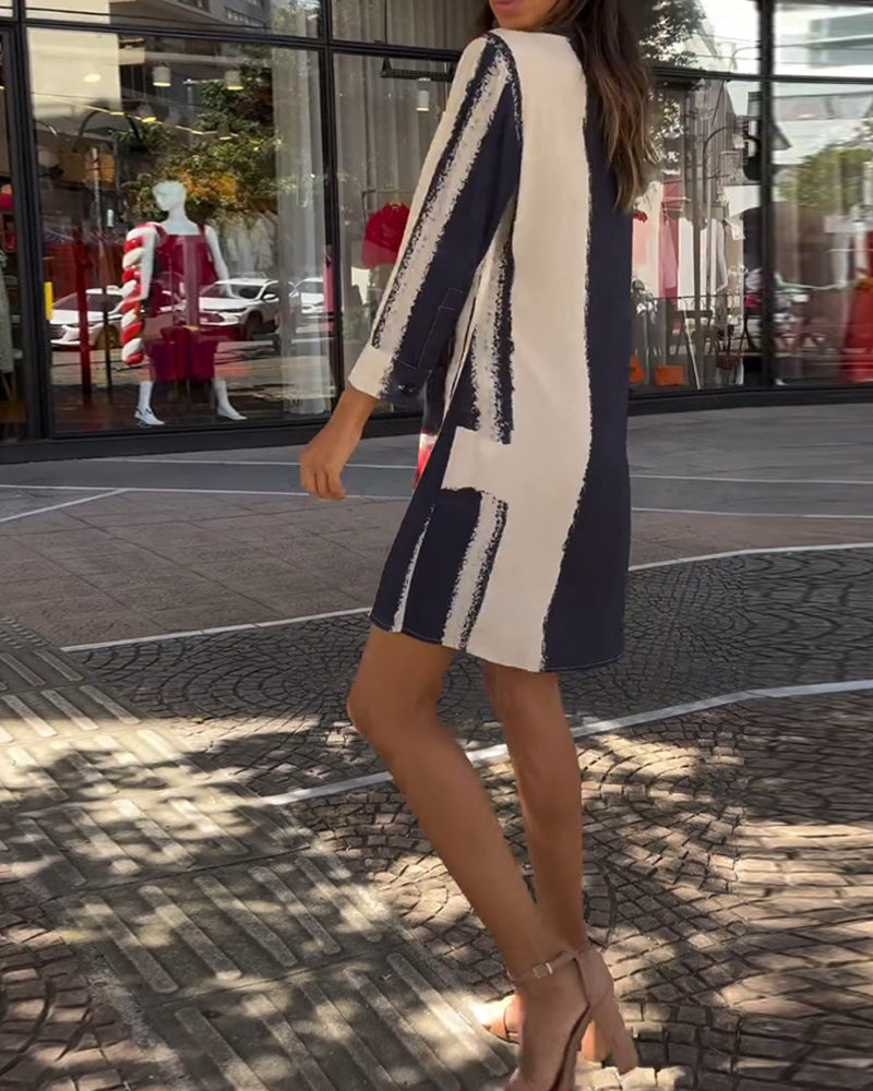 Robe avec revers et imprimés et fentes