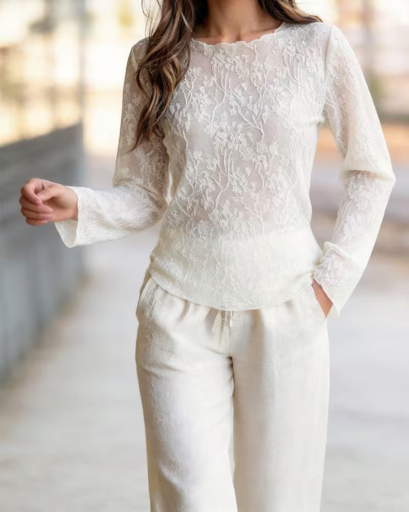 Blouse Col Rond Dentelle Sheer Ajusté