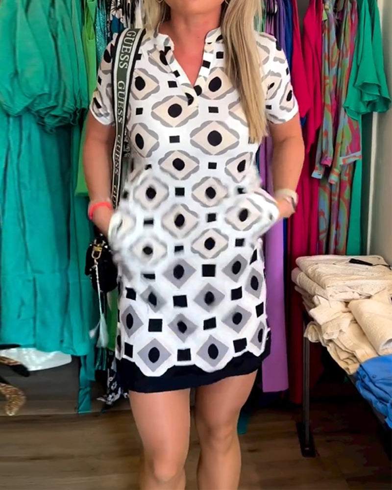 Robe imprimée à manches courtes et col en V