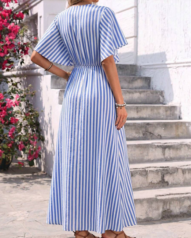Robe Rayée Col V Bouton