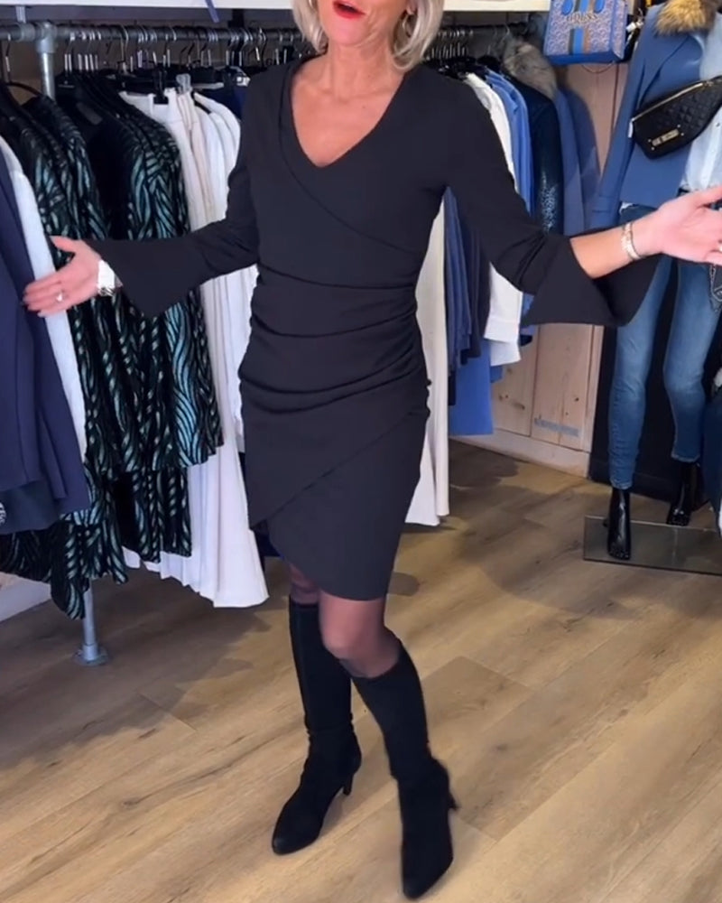 Robe avec cou de cou et manche fascinante