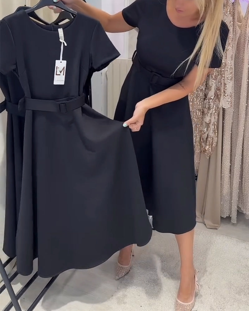 Robe Col Rond Manches Courtes Cintrée Ligne A