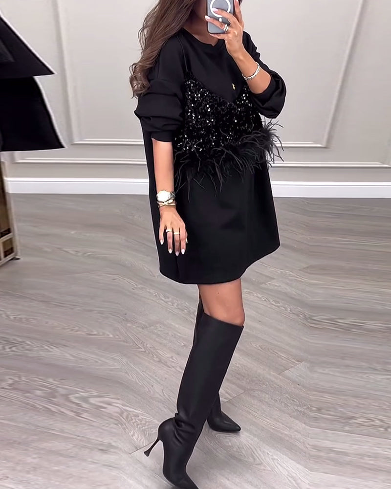 Robe tendance en patchwork de plumes et de paillettes de couleur unie