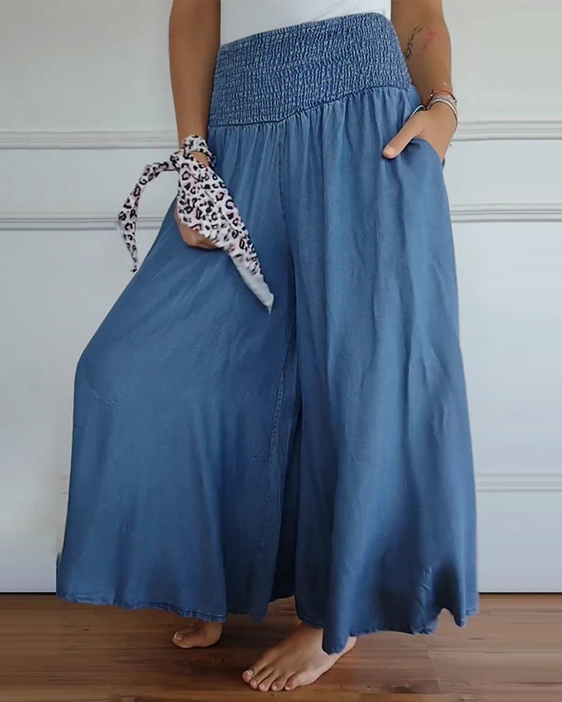 Pantalon à taille élastiquée et jambes larges
