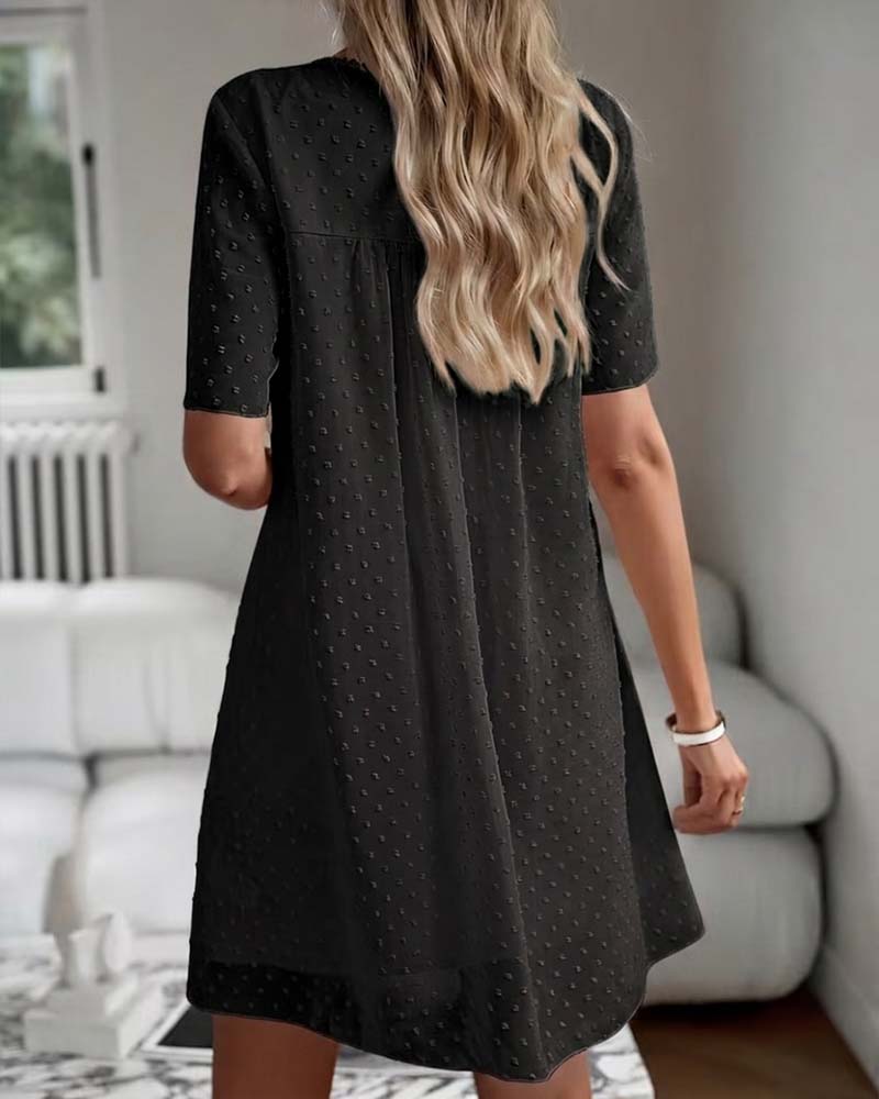 Robe Unie Col Rond Floral Tridimensionnel Plissé