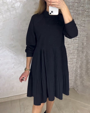 Robe unie plissée à col montant