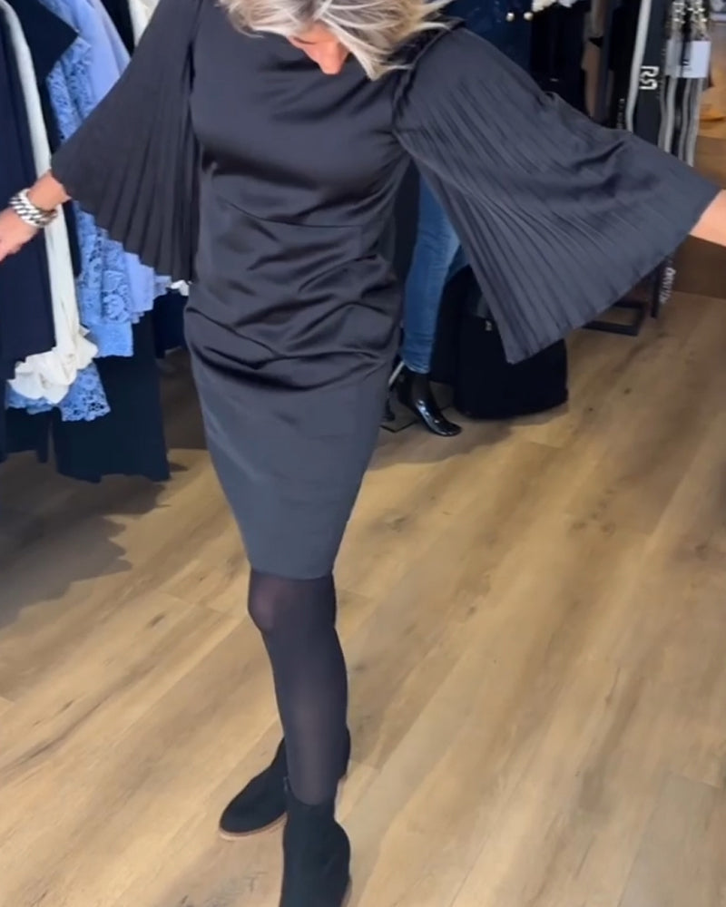 Robe à manches cloche et col rond