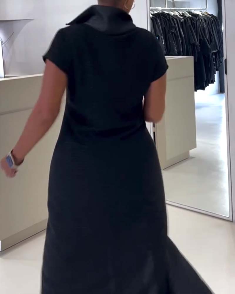 Robe décontractée à col asymétrique et fente zippée