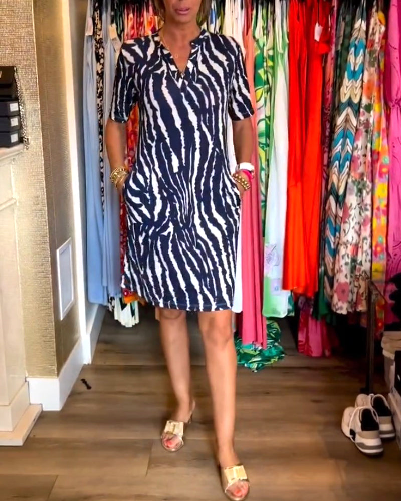 Robe col V à poches imprimées contrastées