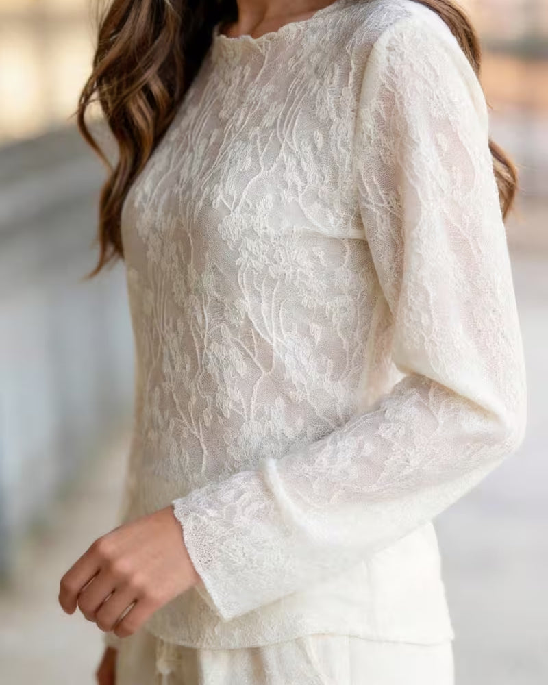 Blouse Col Rond Dentelle Sheer Ajusté
