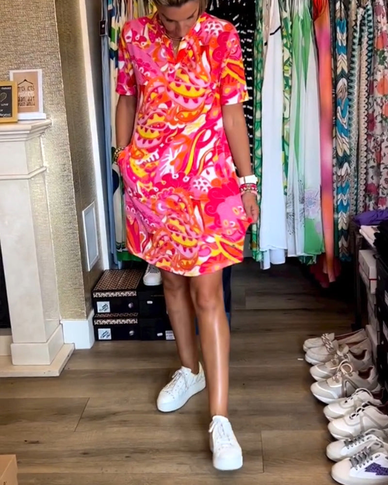 Robe avec poches et imprimés et manches courtes