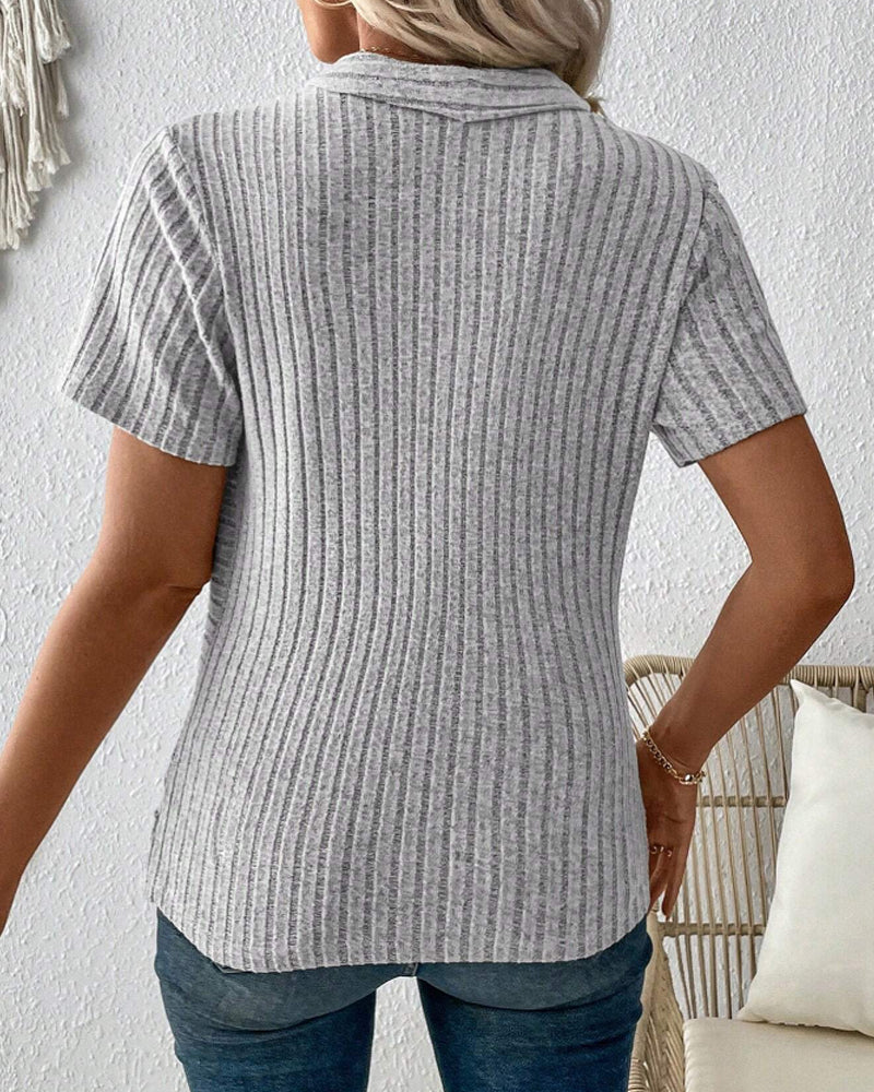 Blouse décontractée à manches courtes avec croisements