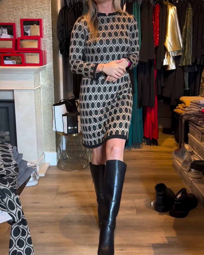 Robe à imprimé à pois et longueur genou
