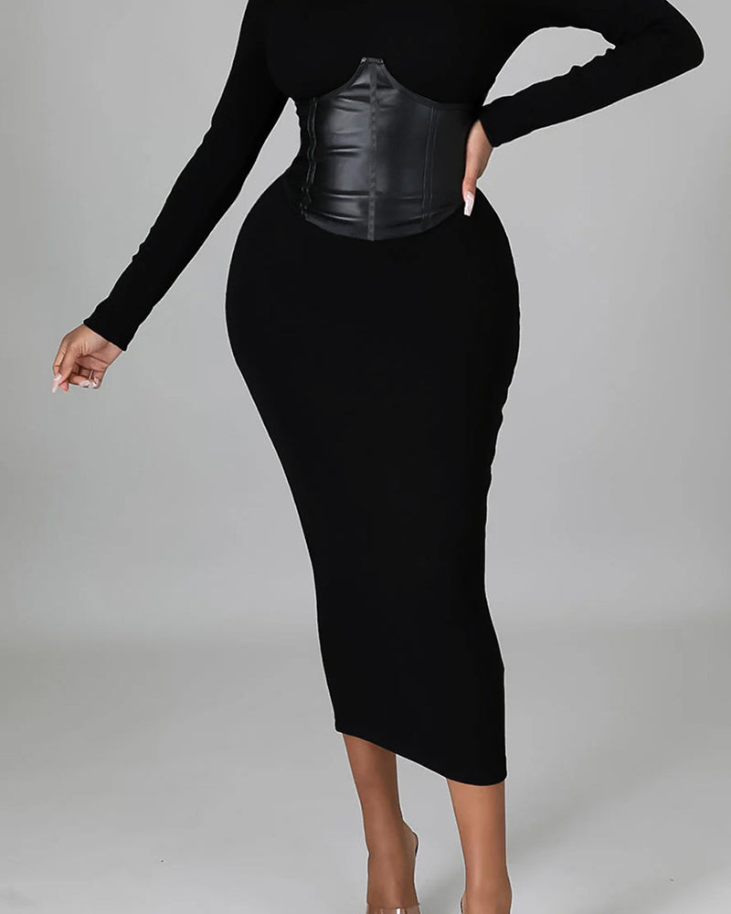 Robe Unie À Panneaux Et Coupe Ajustée