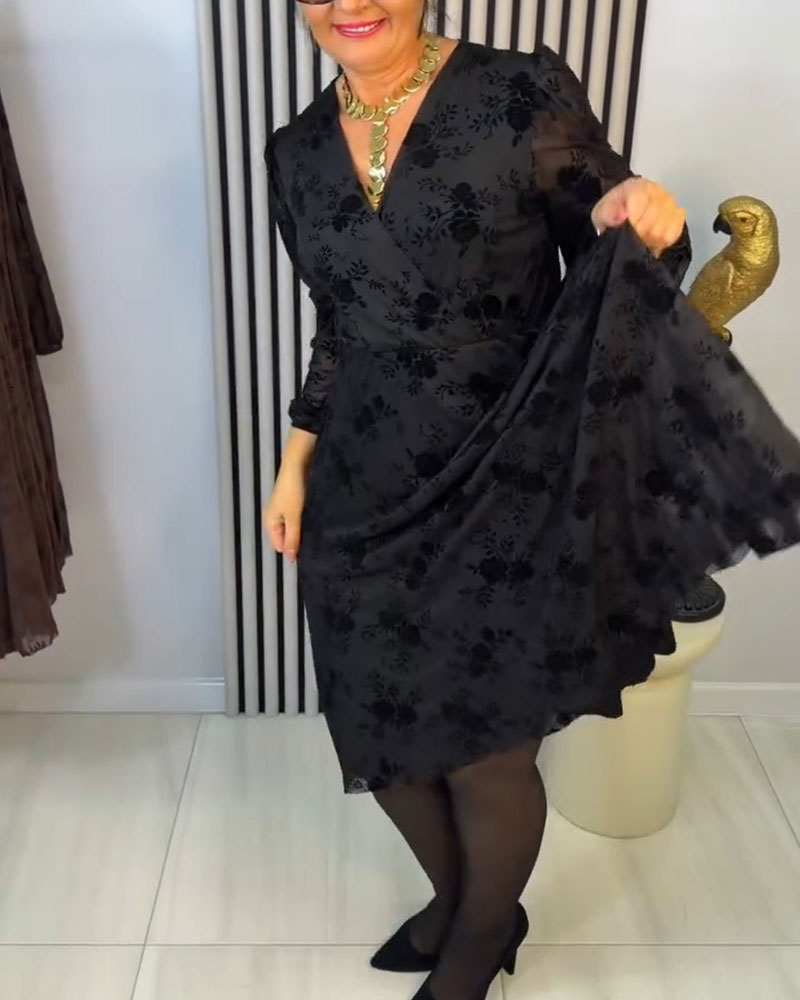 Robe Fleurie Col V Manches Longues Ourlet A