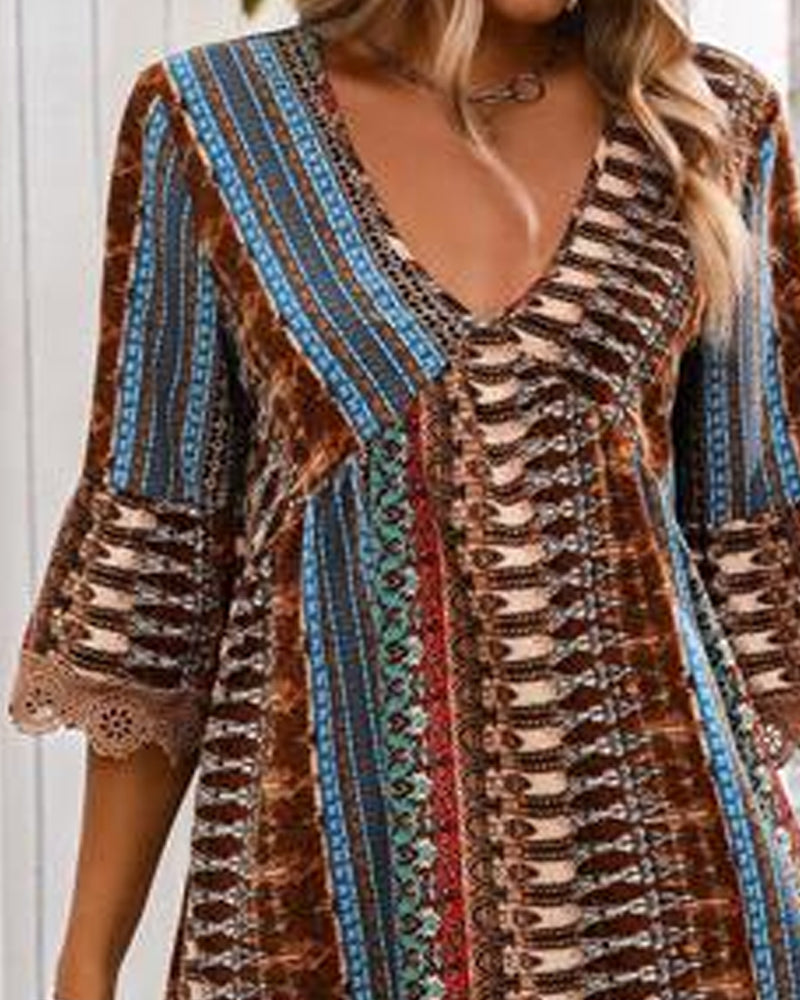 Robe Col En V Dentelle Manches Trois-Quarts