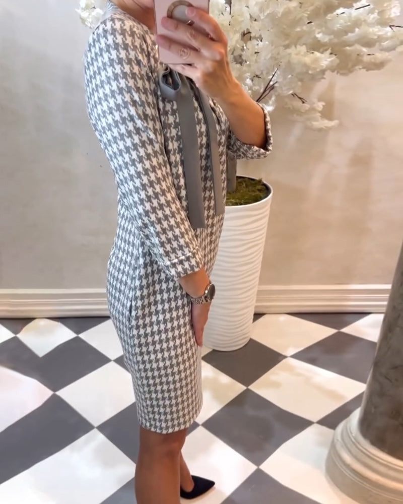 Robe au style élégant et motif pied-de-poule