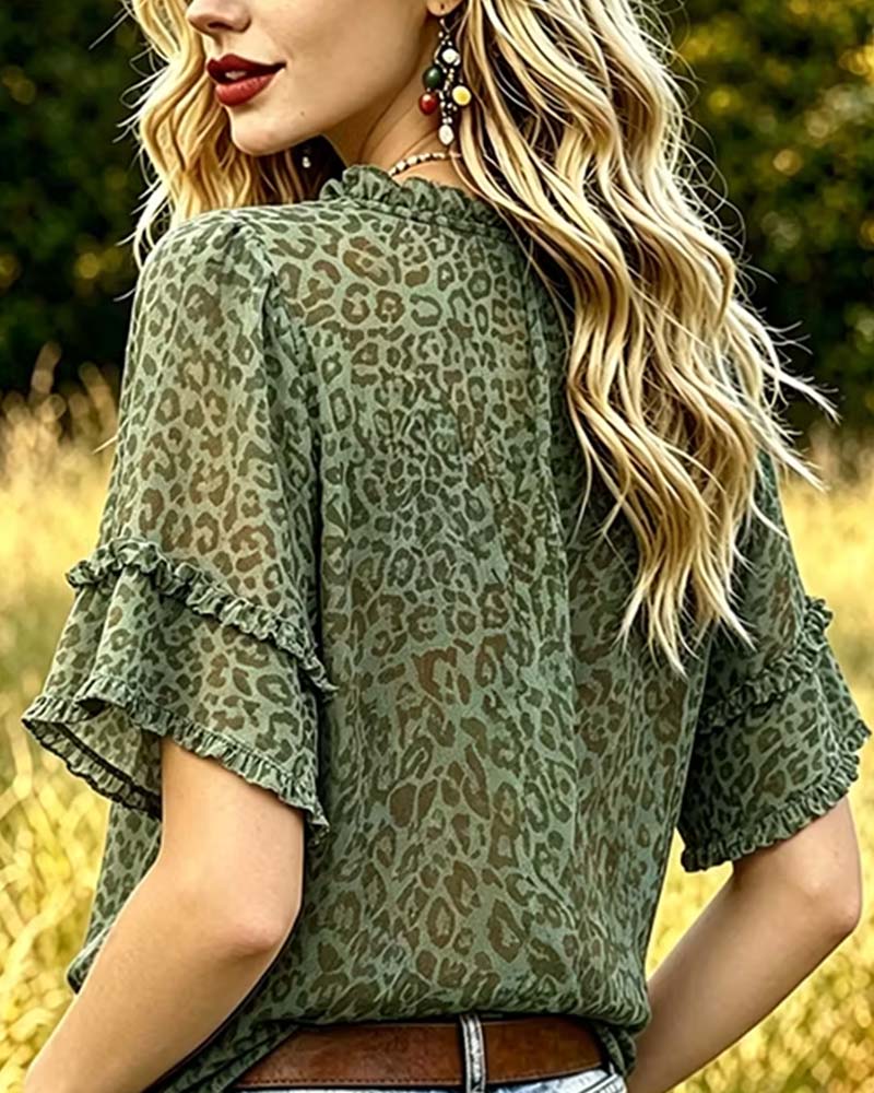 Blouse Teinte Verte Léopard Imprimé Volant